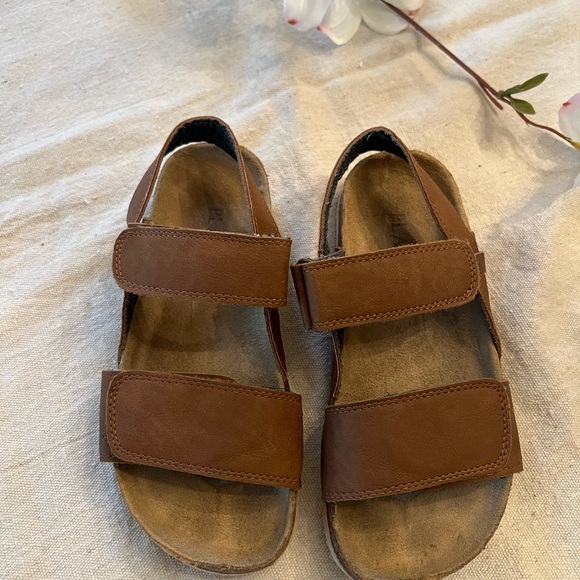 Children’s Place Sandals Kids Size 2 - Picture 4 of 5